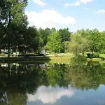Zecamping 3 Anime Piscine A 1km De La Dog Friendly Club Enfant Kamp alanı Thiviers