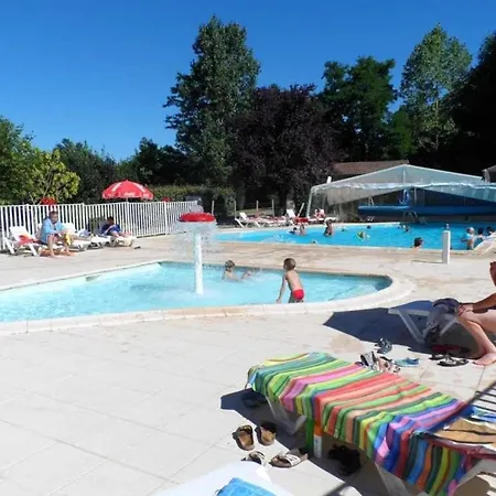 Zecamping 3 Etoiles Anime Piscine A 1km De La Dog Friendly Club Enfant